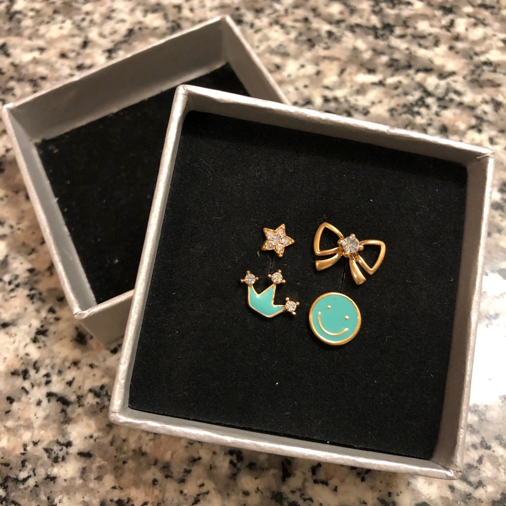 New super cute earrings w/ original package